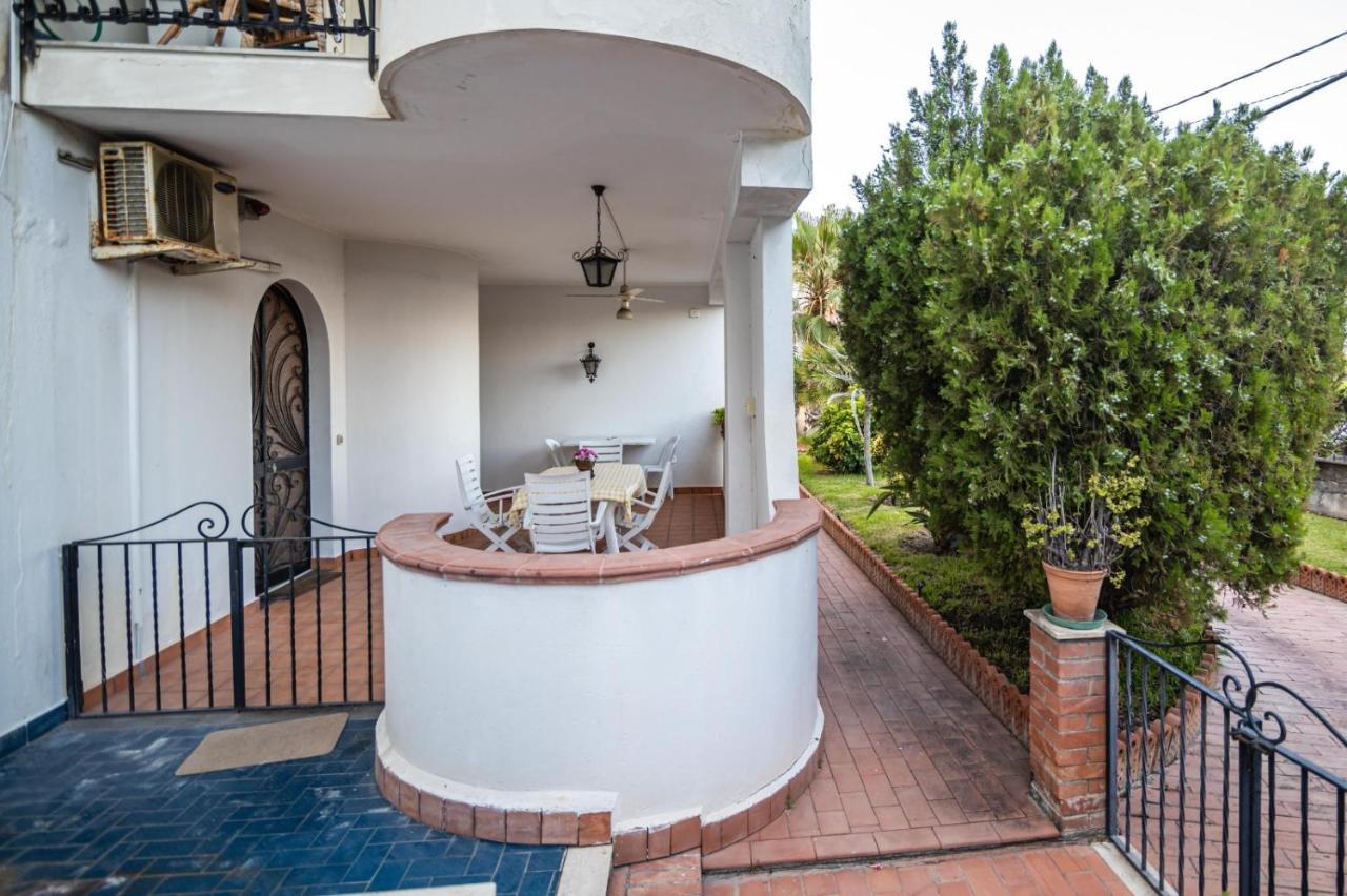 Courrier-House Apartment Aci Castello Luaran gambar
