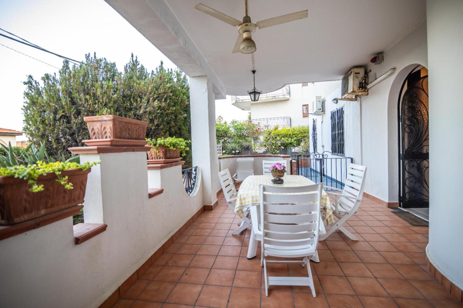 Courrier-House Apartment Aci Castello Luaran gambar